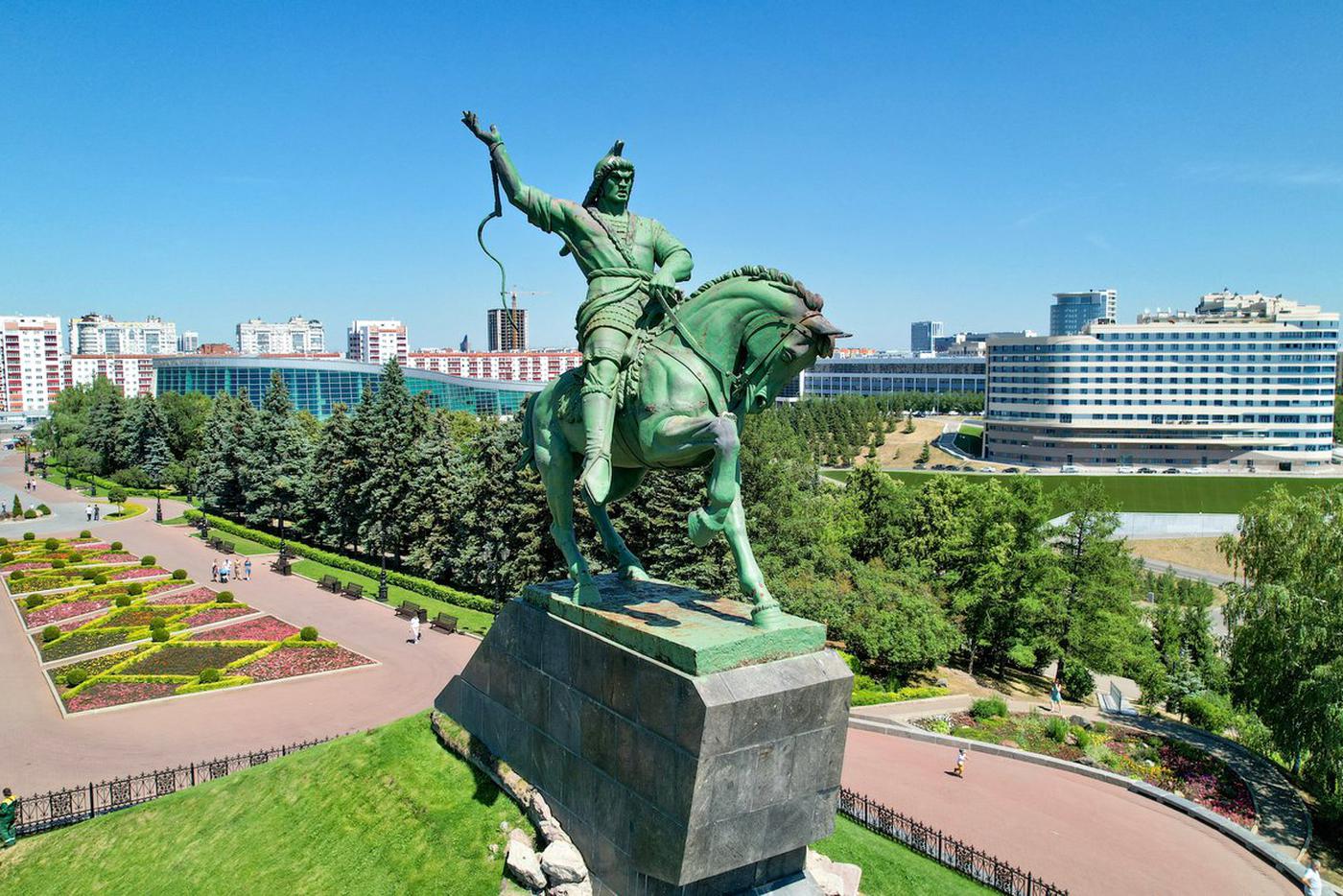 Площадь Салавата Юлаева